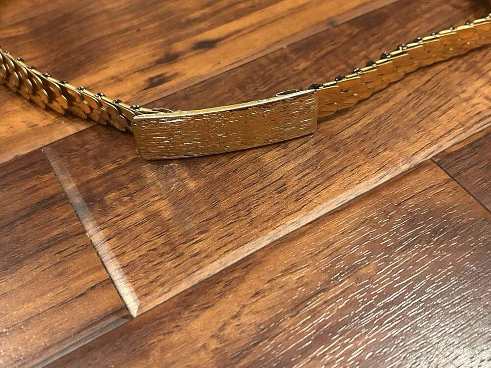 Vintage 1960s Gold Tone Fish Scale Segmented Stretch Belt w Bark Texture Clasp